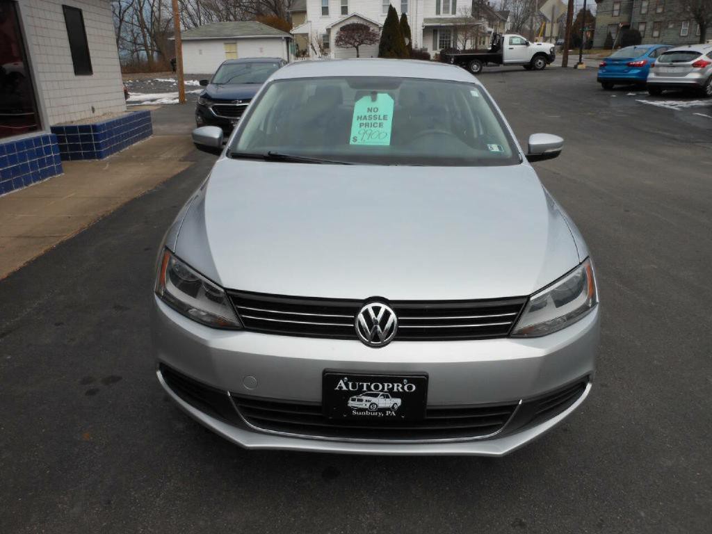 2014 Volkswagen Jetta Image 2