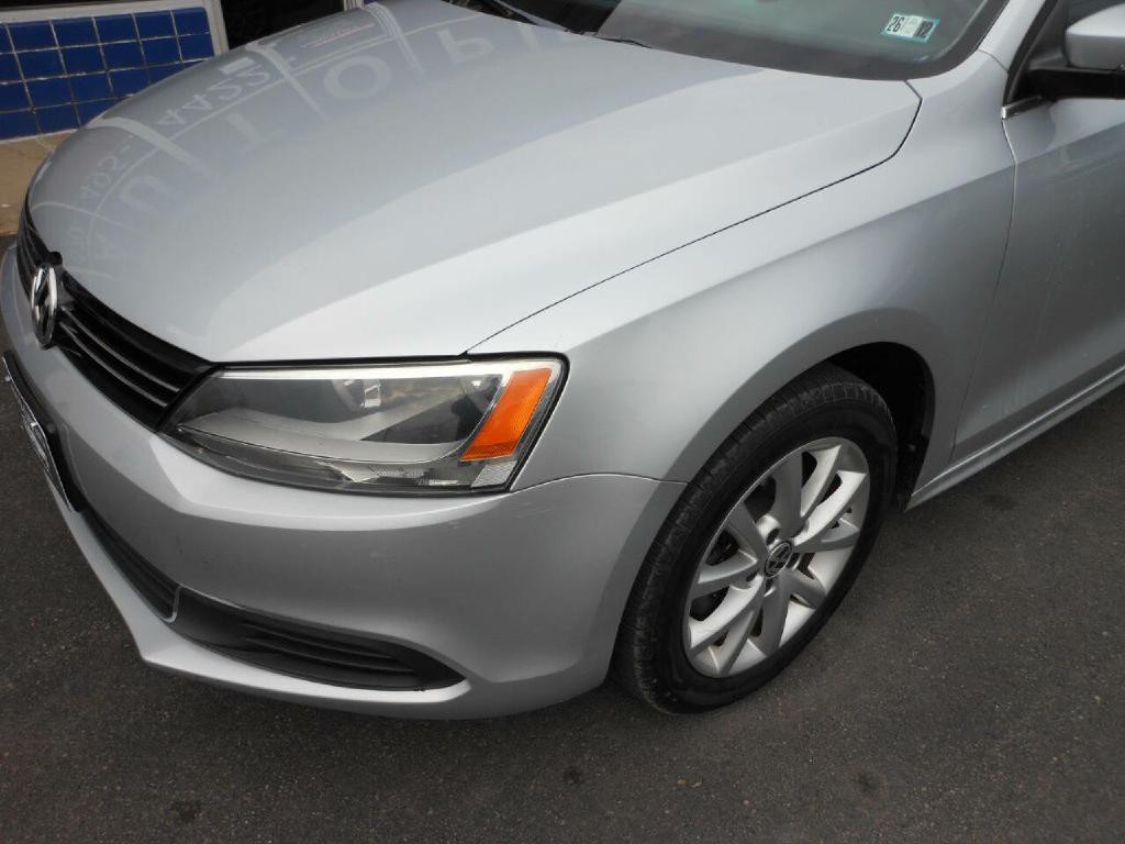2014 Volkswagen Jetta Image 9