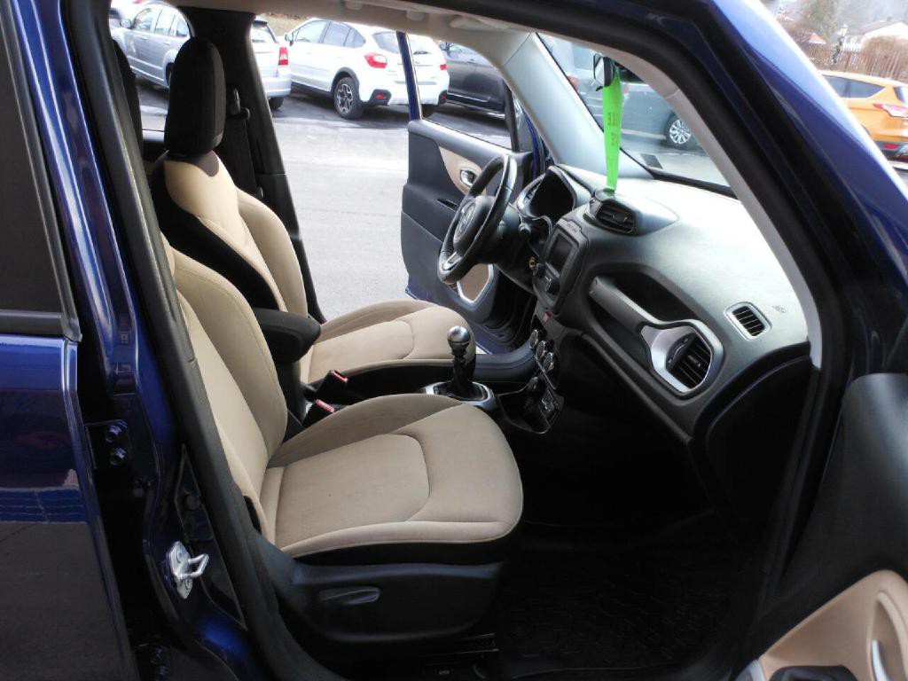 2016 Jeep Renegade Image 12