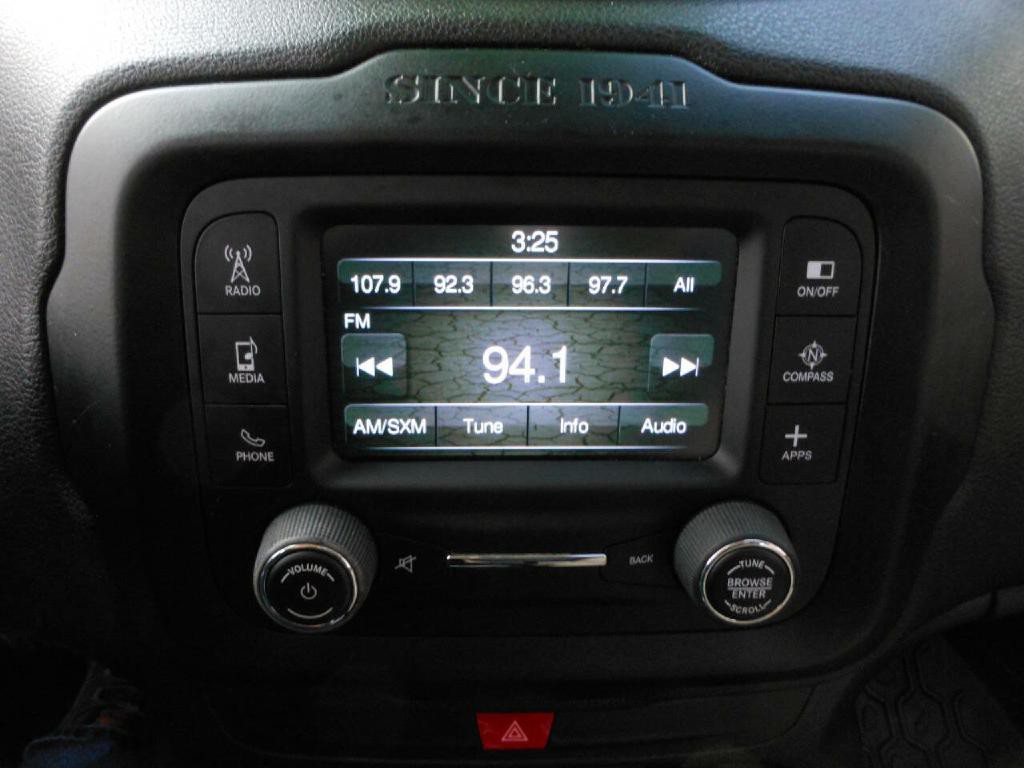 2016 Jeep Renegade Image 15