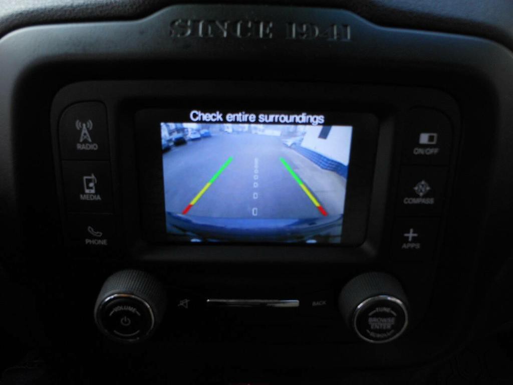 2016 Jeep Renegade Image 16