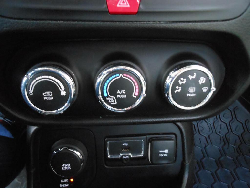 2016 Jeep Renegade Image 17