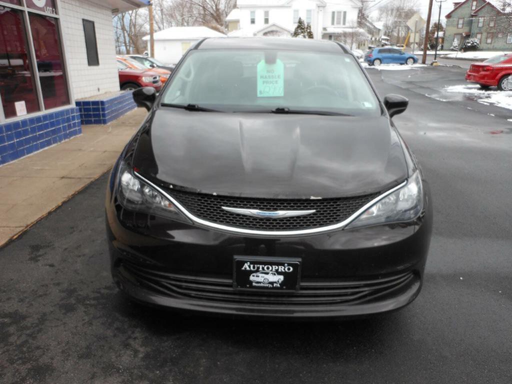 2018 Chrysler Pacifica Image 2