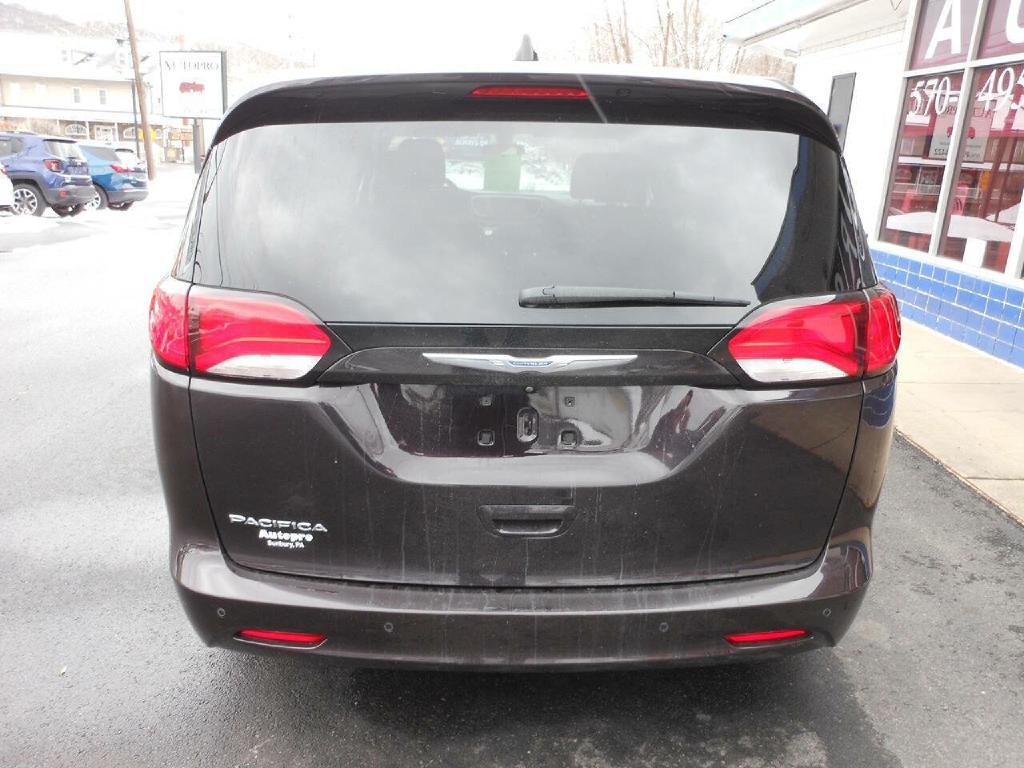 2018 Chrysler Pacifica Image 6