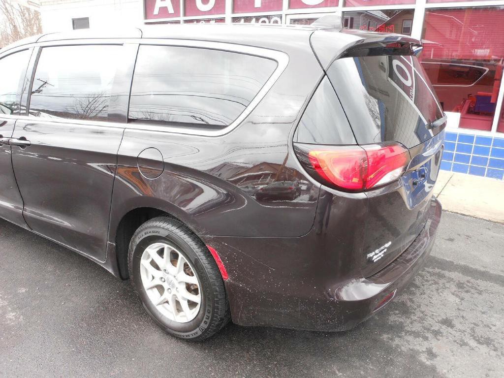 2018 Chrysler Pacifica Image 7