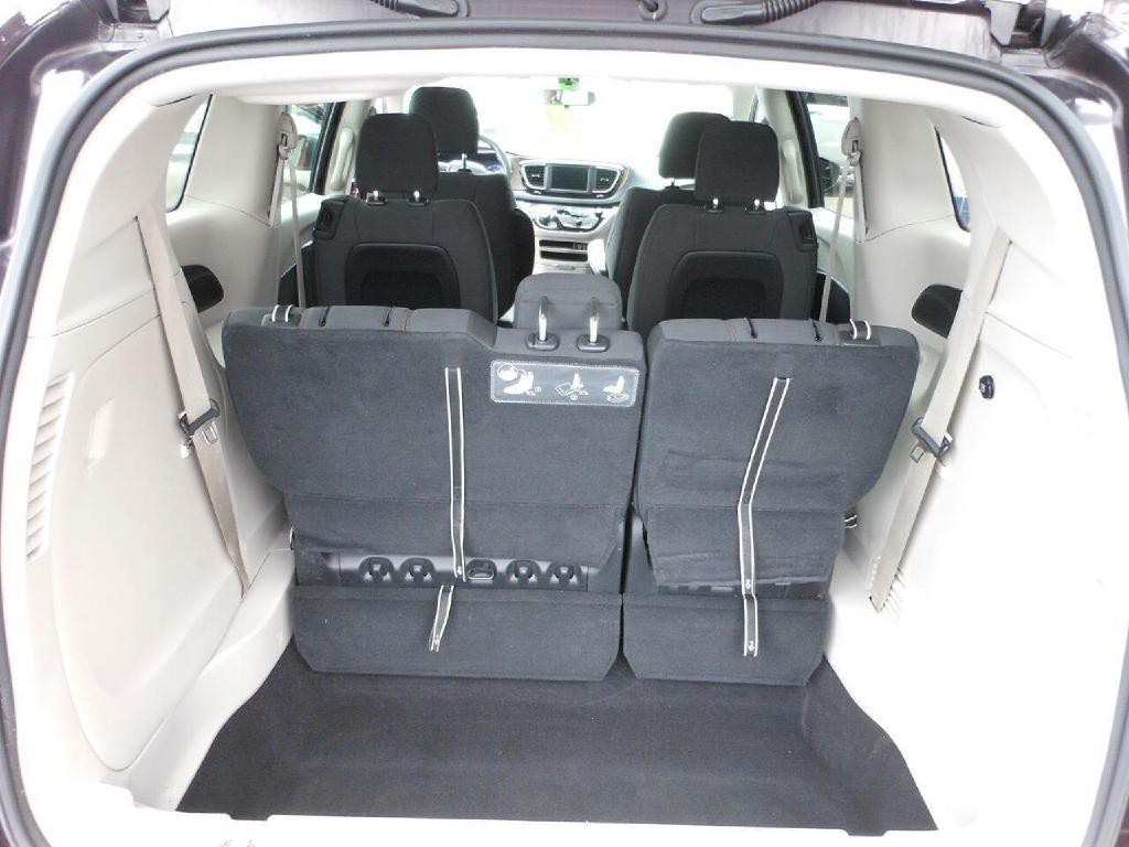 2018 Chrysler Pacifica Image 15