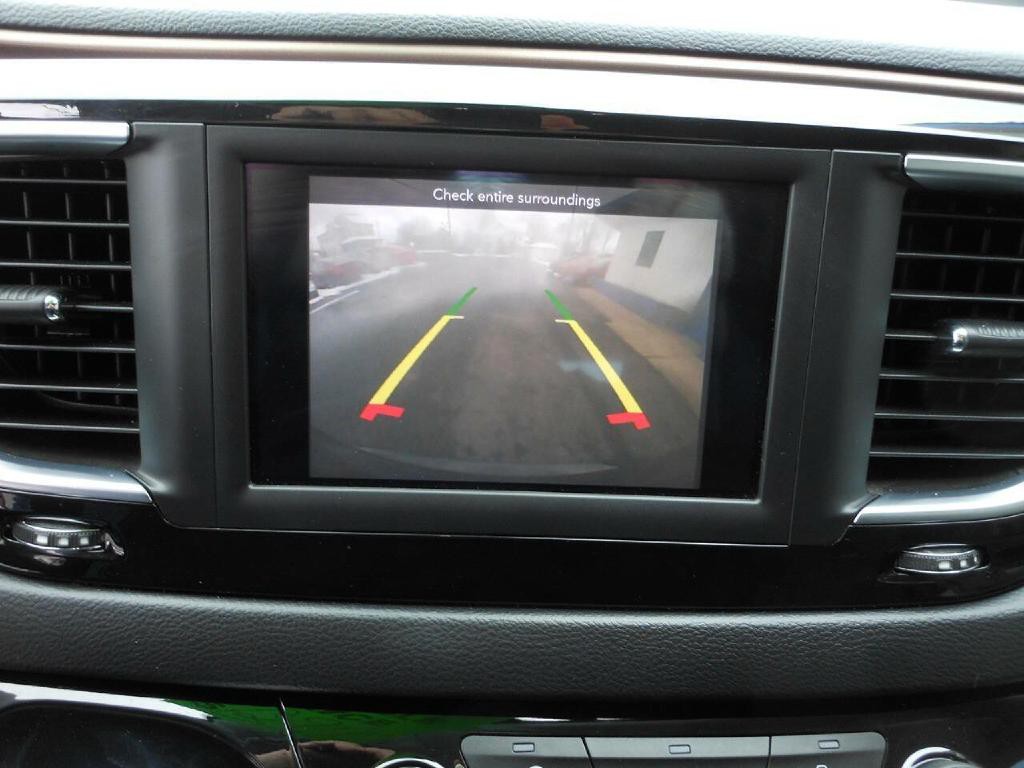 2018 Chrysler Pacifica Image 18