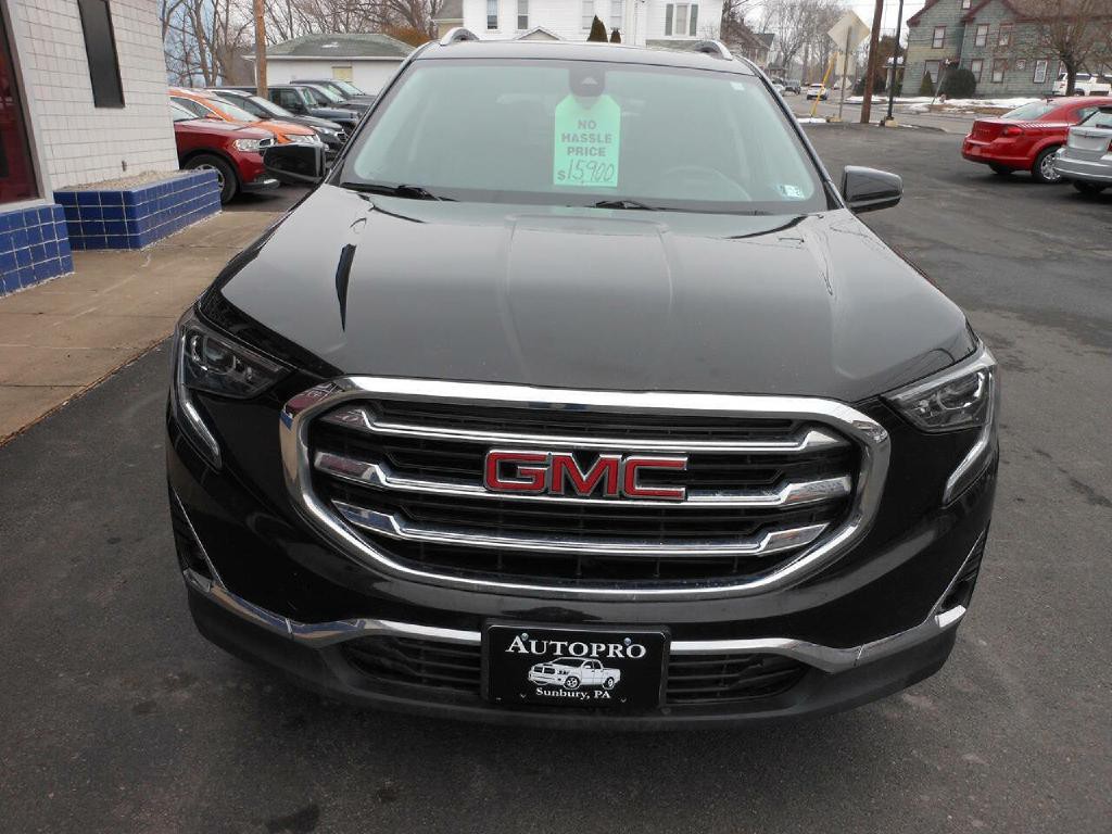 2020 GMC Terrain Image 2