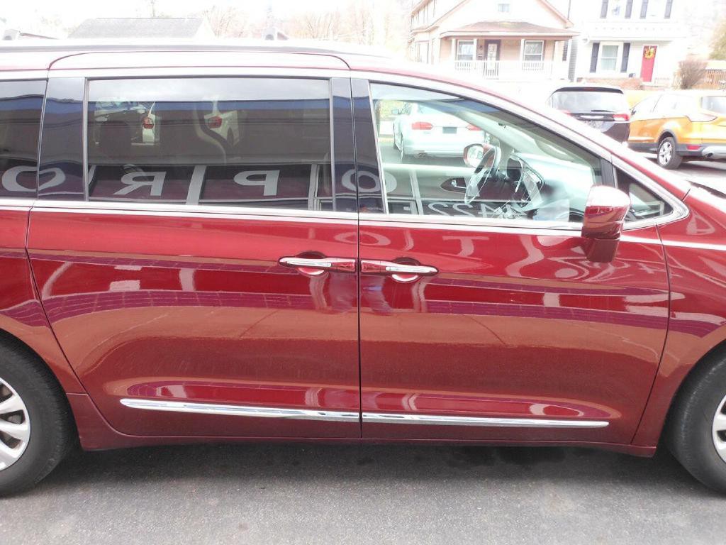 2018 Chrysler Pacifica Image 4