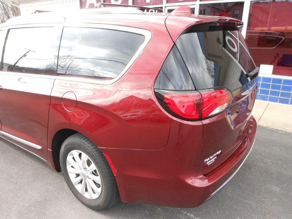 2018 Chrysler Pacifica Image 7