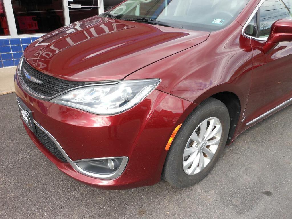 2018 Chrysler Pacifica Image 9