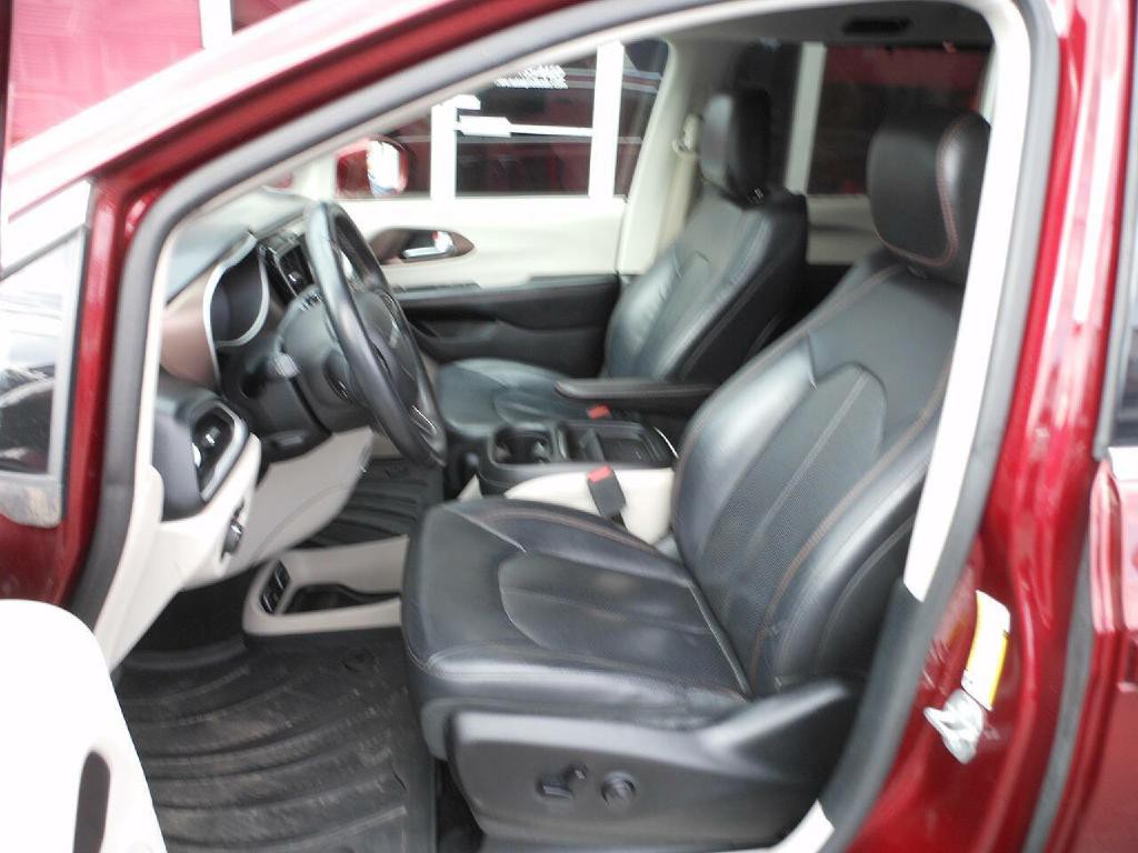 2018 Chrysler Pacifica Image 11