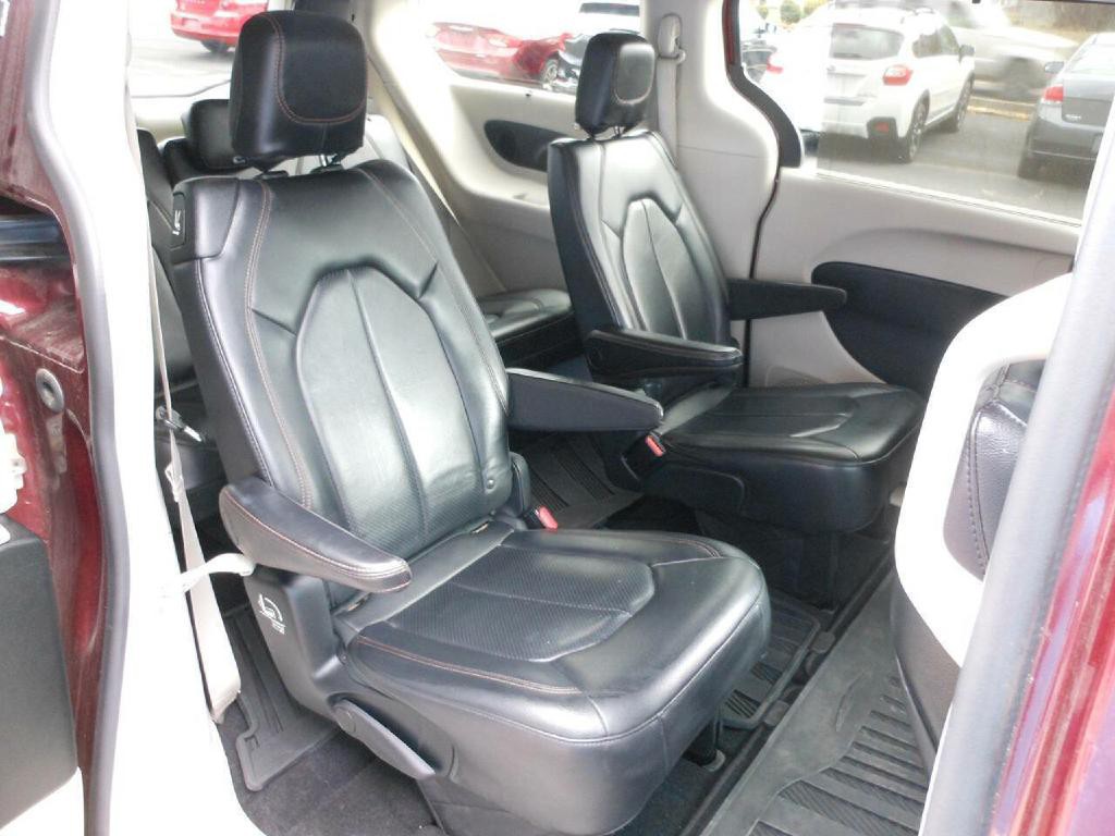 2018 Chrysler Pacifica Image 13