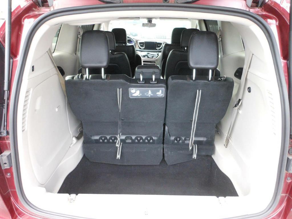 2018 Chrysler Pacifica Image 15