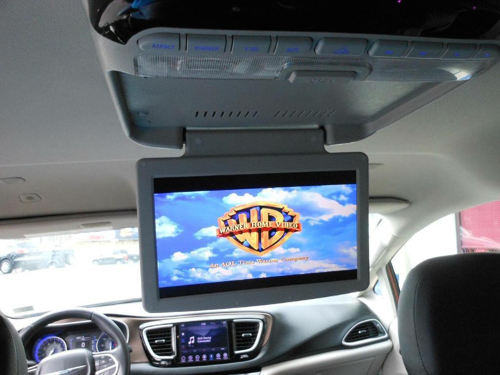 2018 Chrysler Pacifica Image 16