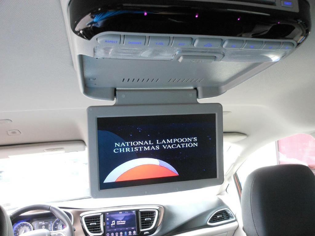 2018 Chrysler Pacifica Image 17