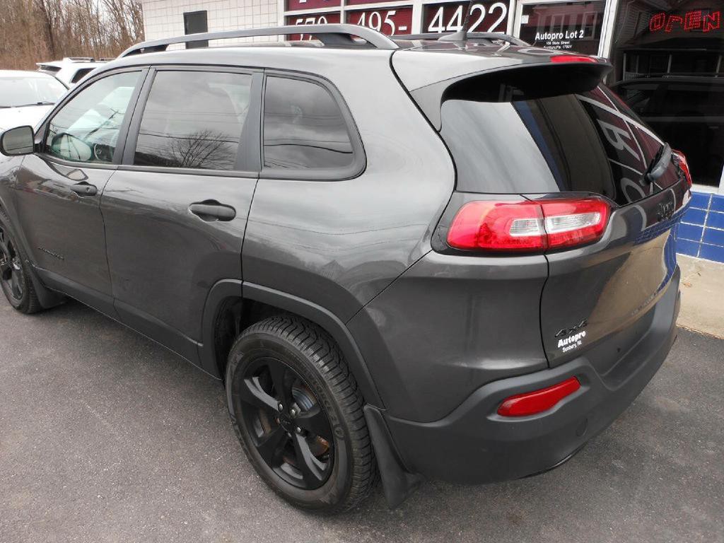2017 Jeep Cherokee Image 7