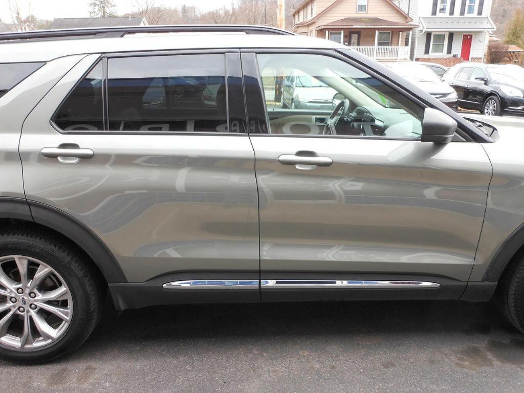 2020 Ford Explorer Image 4