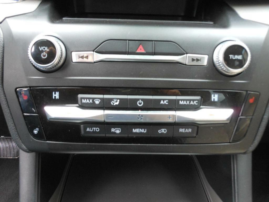 2020 Ford Explorer Image 20