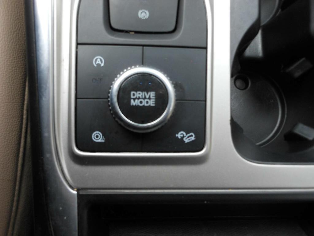 2020 Ford Explorer Image 24