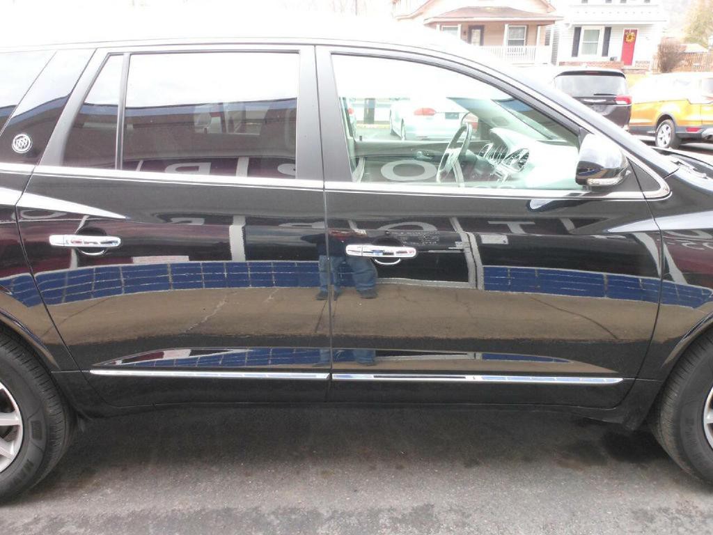 2017 Buick Enclave Image 4