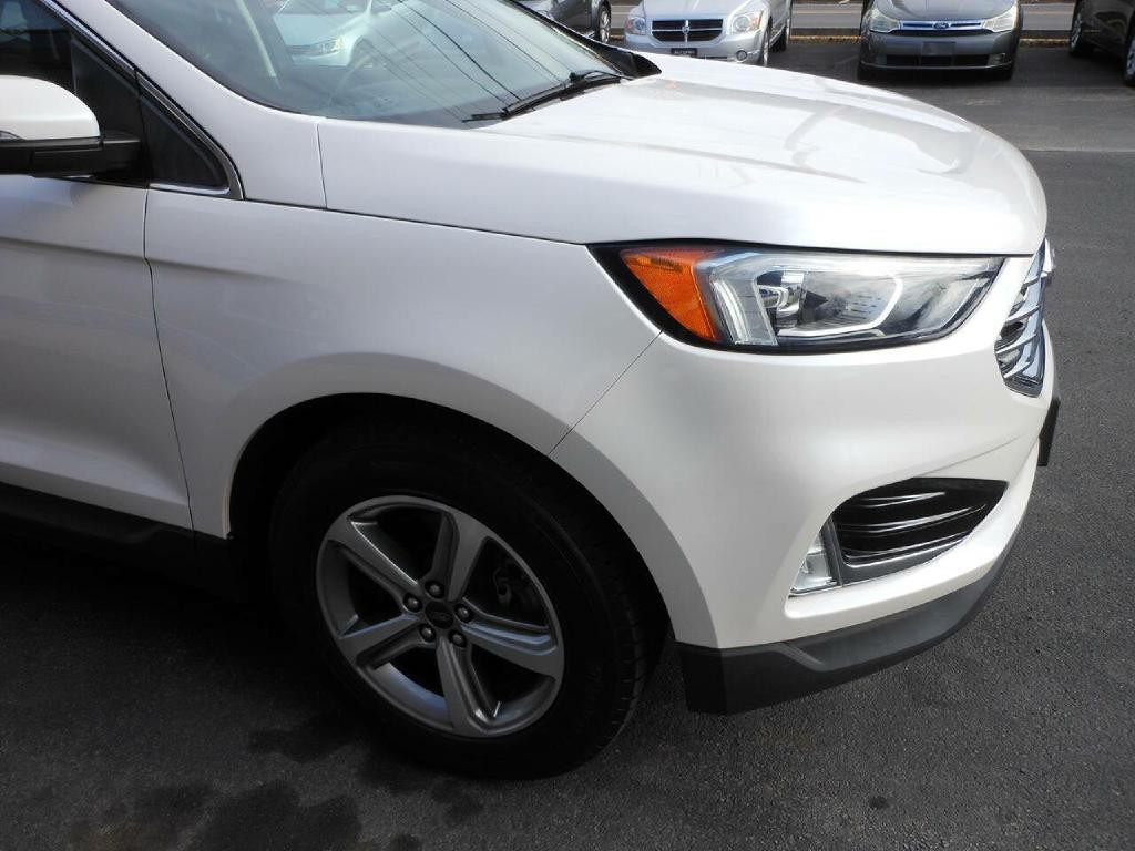 2019 Ford Edge Image 3