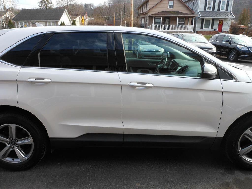 2019 Ford Edge Image 4