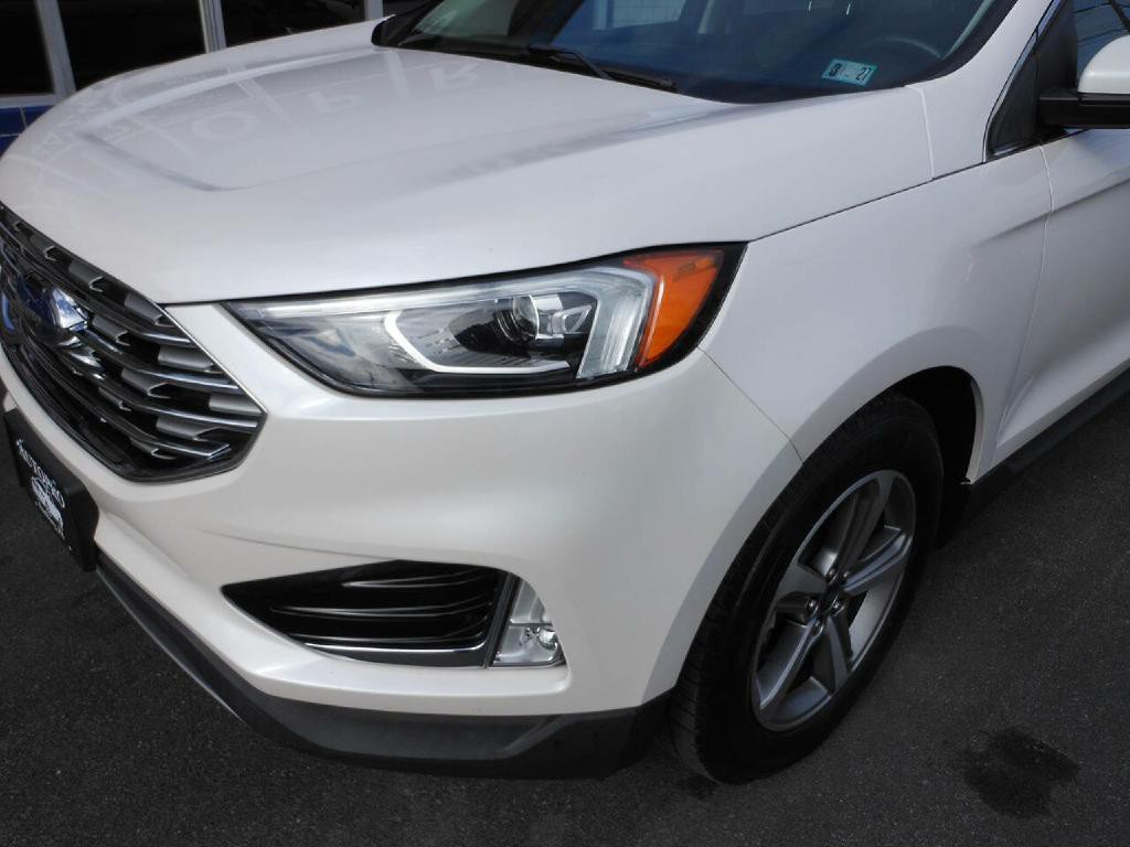 2019 Ford Edge Image 9