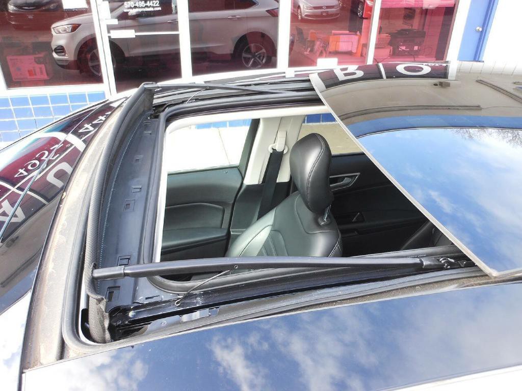 2019 Ford Edge Image 11