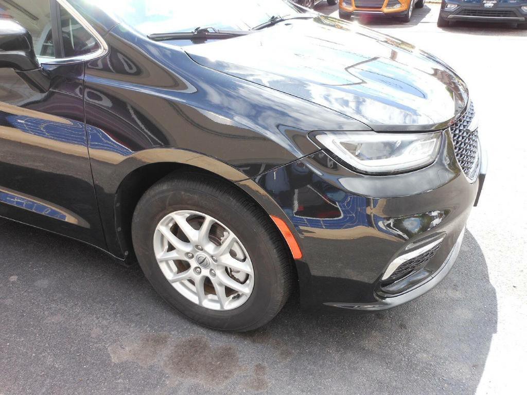 2022 Chrysler Pacifica Image 3