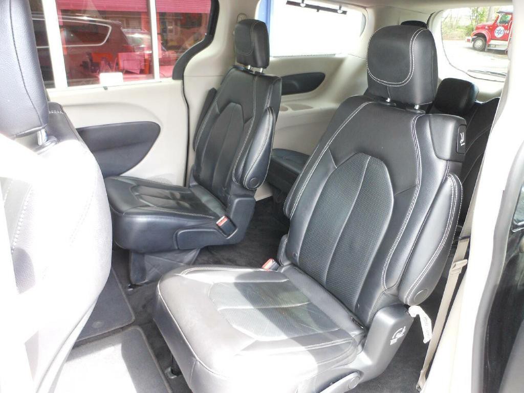 2022 Chrysler Pacifica Image 16