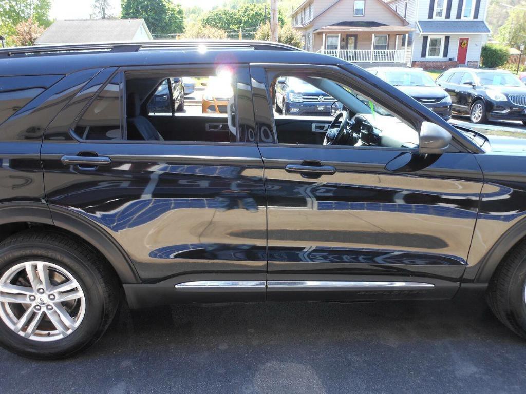 2021 Ford Explorer Image 4