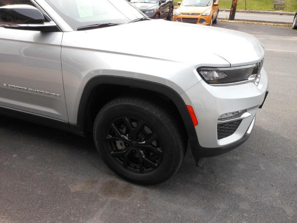 2022 Jeep Grand Cherokee Image 3