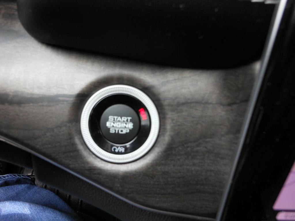 2022 Jeep Grand Cherokee Image 23