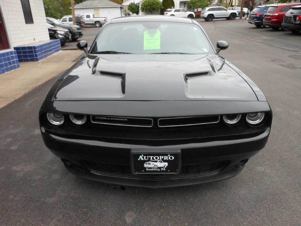2018 Dodge Challenger Image 2
