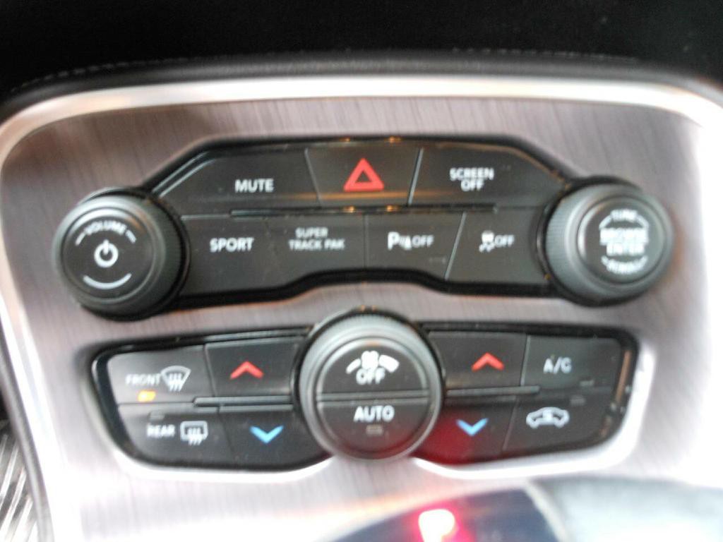 2018 Dodge Challenger Image 19
