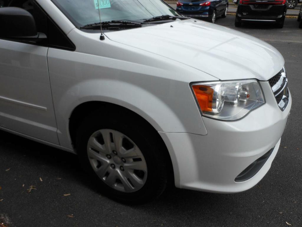 2016 Dodge Grand Caravan Image 3