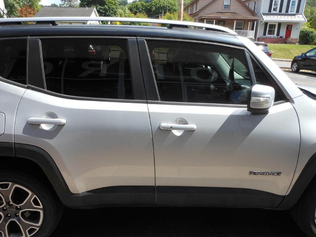 2017 Jeep Renegade Image 4