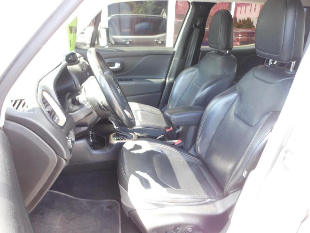 2017 Jeep Renegade Image 11