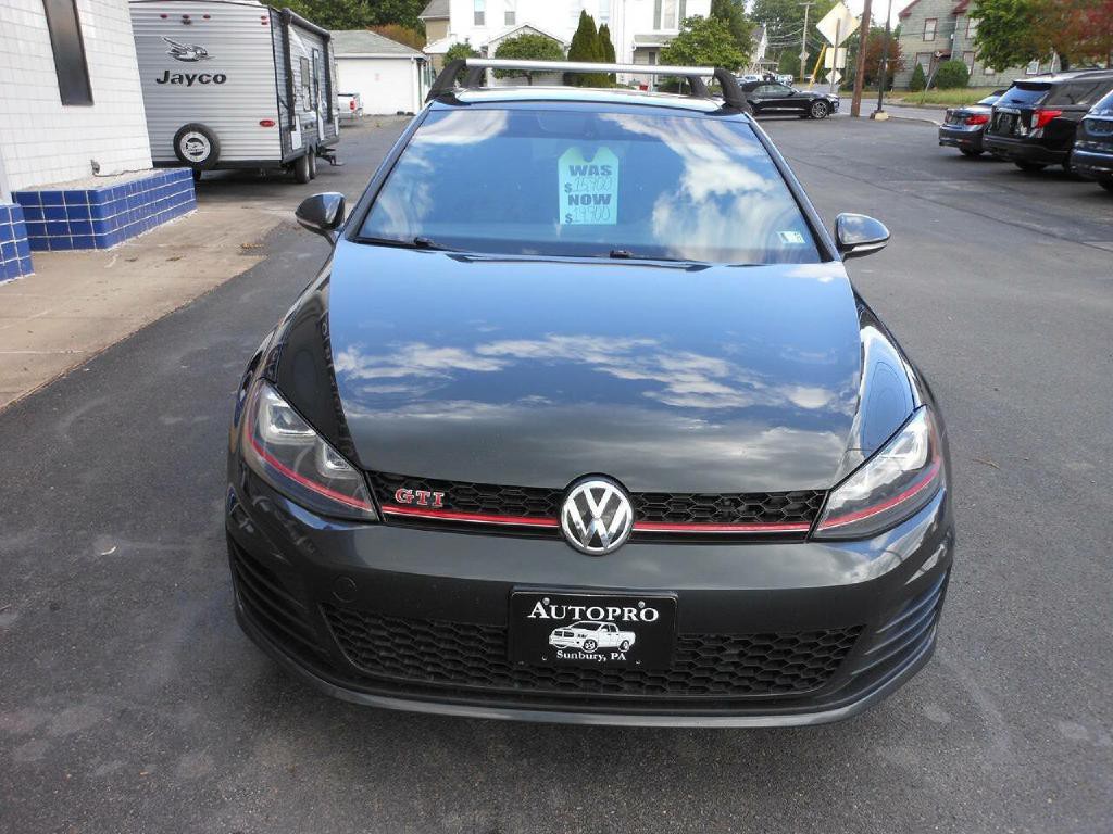 2017 Volkswagen GTI Image 2