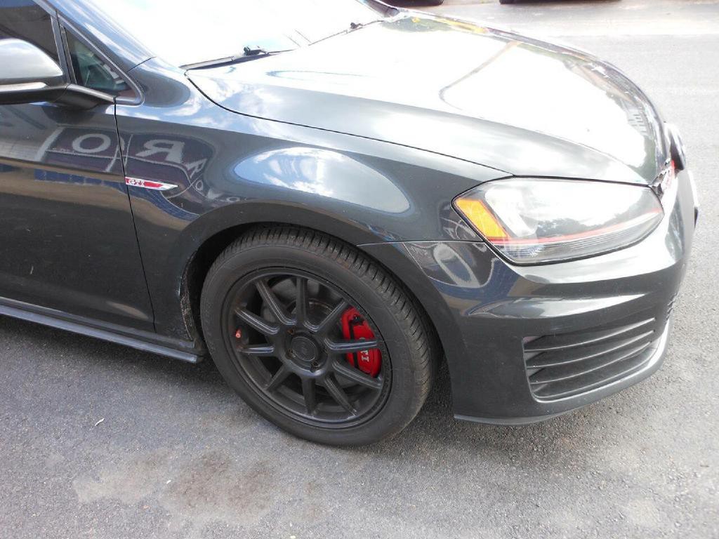 2017 Volkswagen GTI Image 3