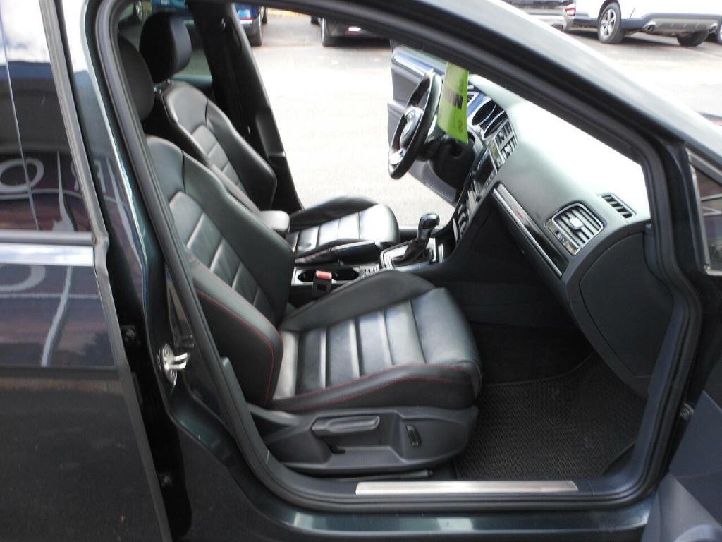 2017 Volkswagen GTI Image 13