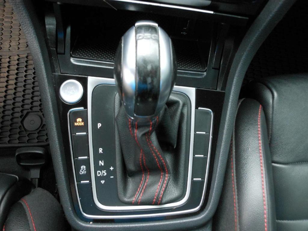 2017 Volkswagen GTI Image 21
