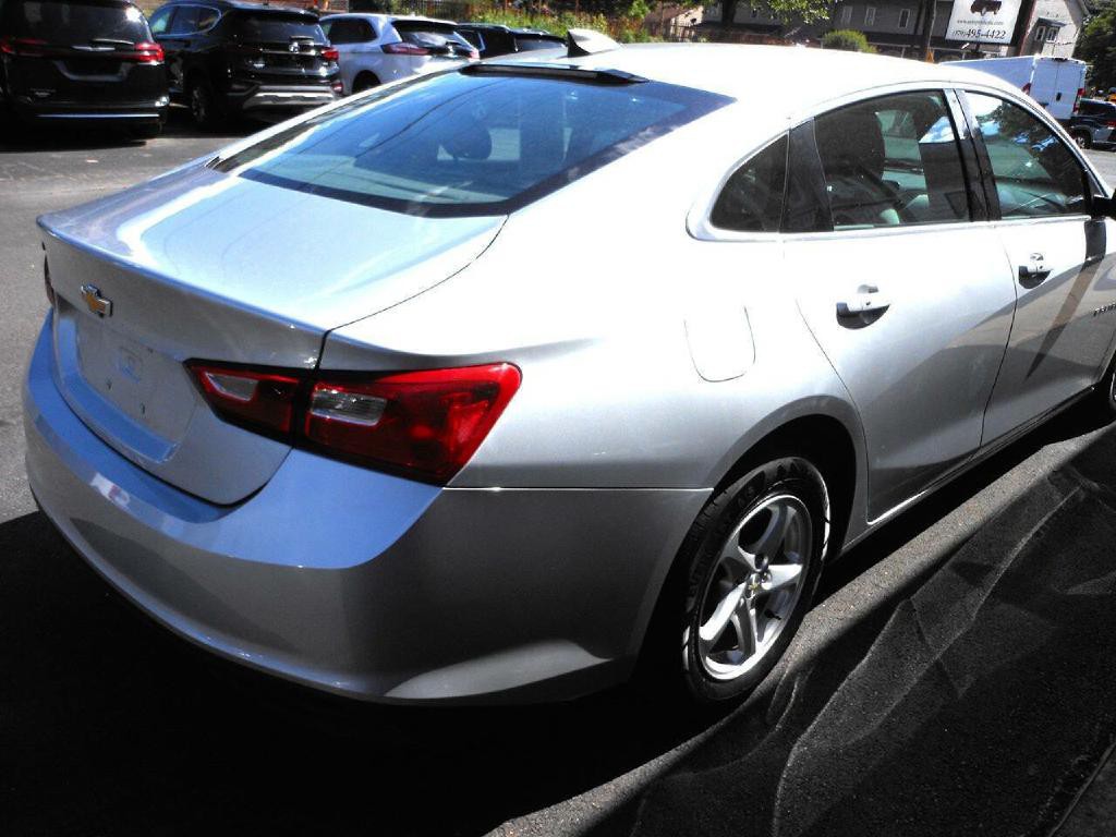 2018 Chevrolet Malibu Image 5