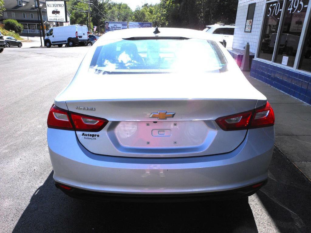 2018 Chevrolet Malibu Image 6