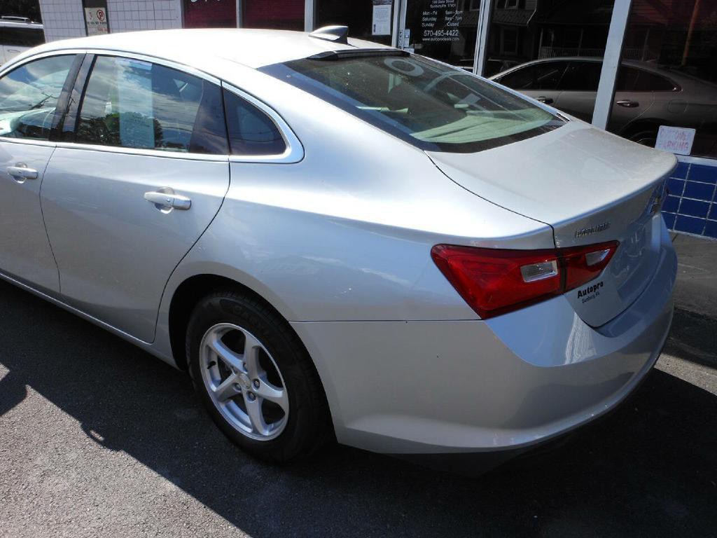 2018 Chevrolet Malibu Image 7