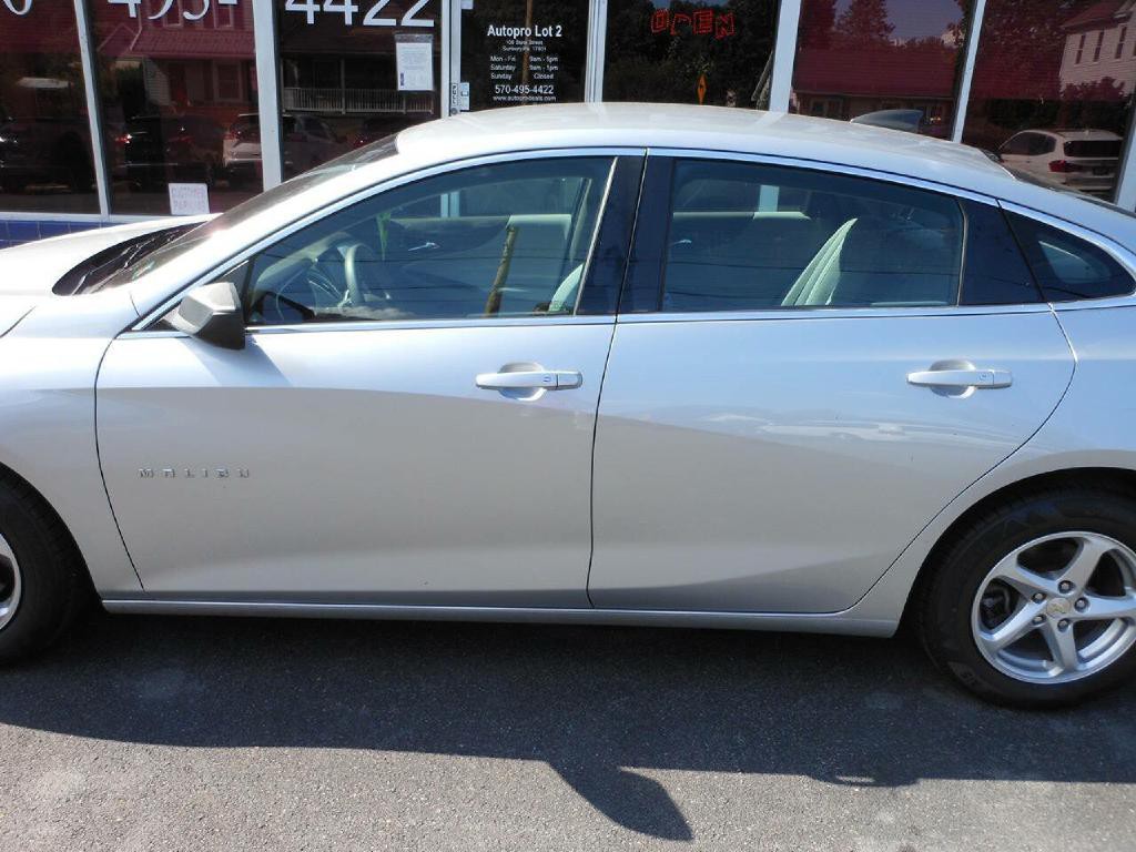 2018 Chevrolet Malibu Image 8