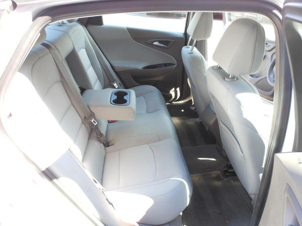 2018 Chevrolet Malibu Image 13
