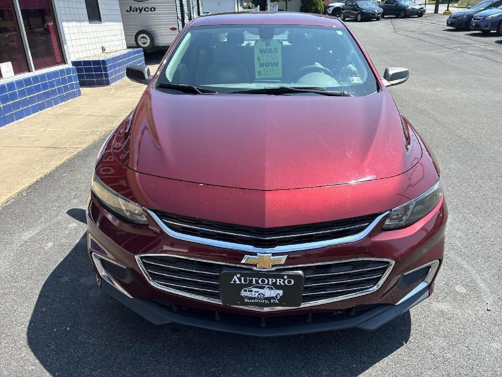 2016 Chevrolet Malibu Image 2