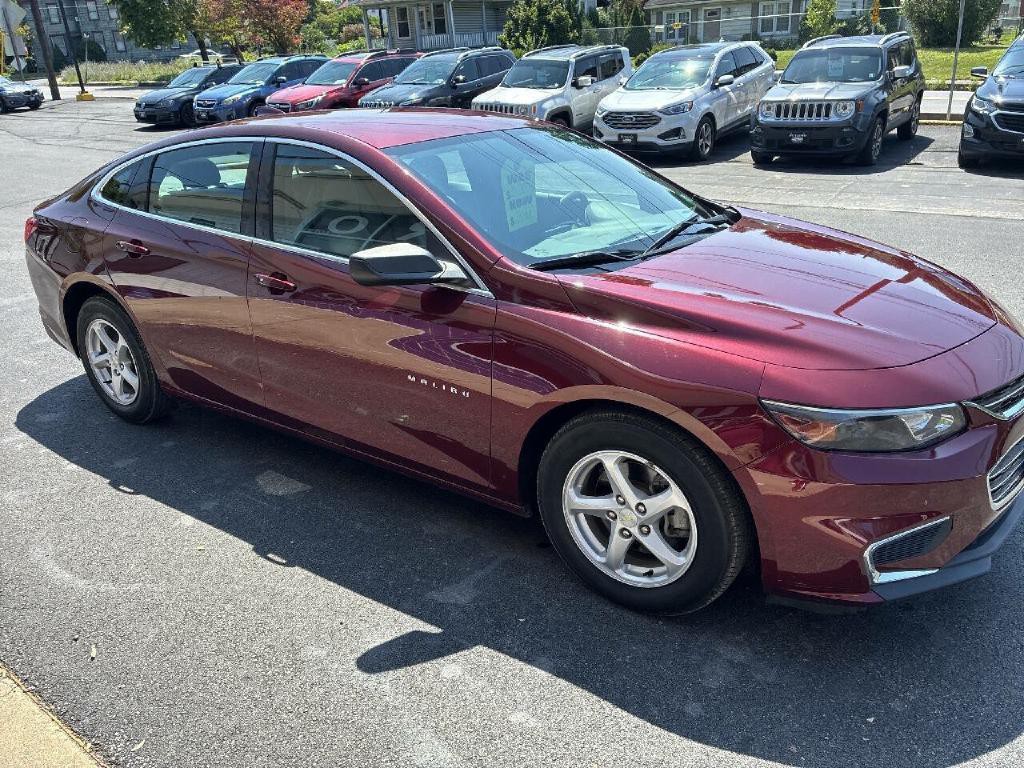 2016 Chevrolet Malibu Image 3